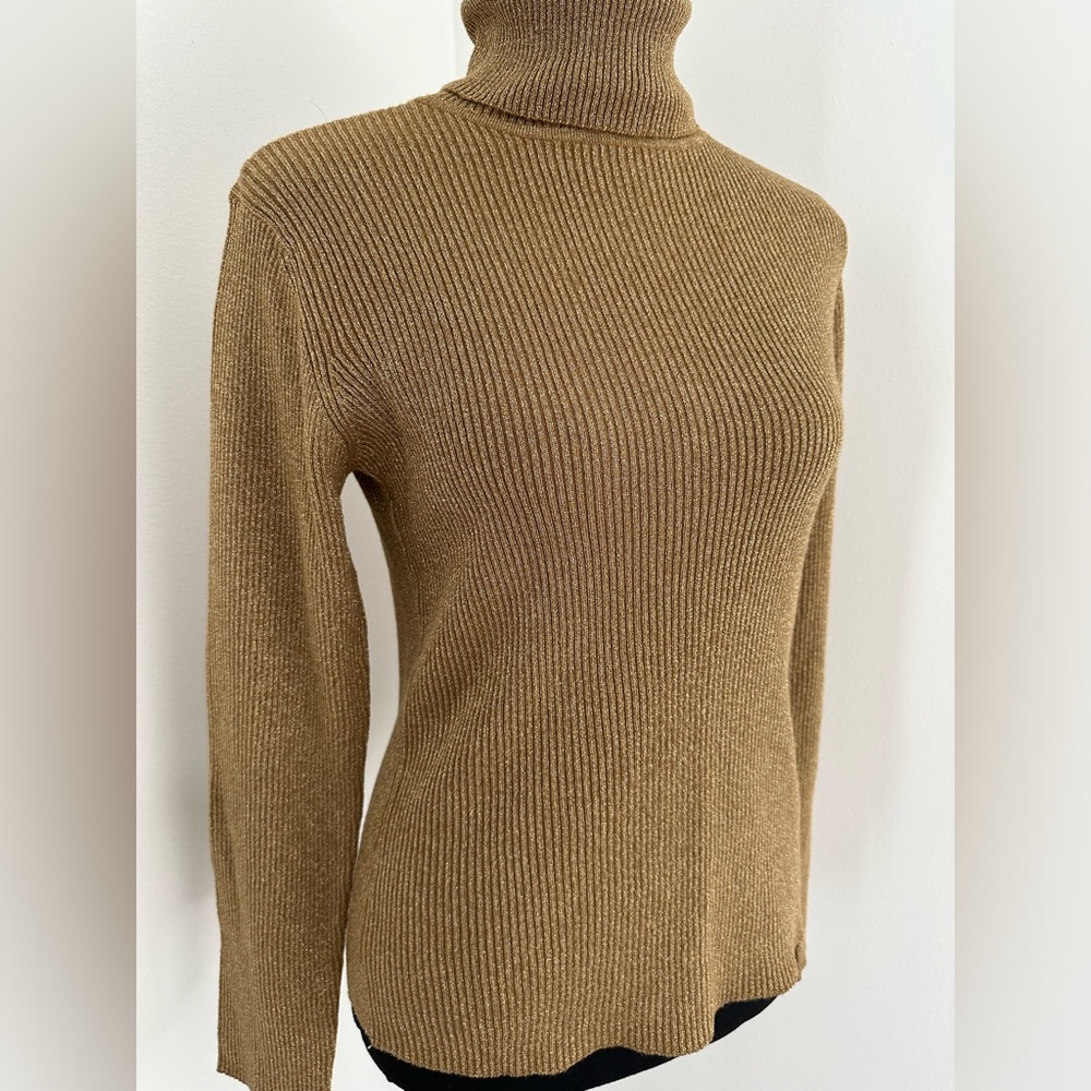 Shimmer Ribbed Turtleneck Top - Picture 2 of 3